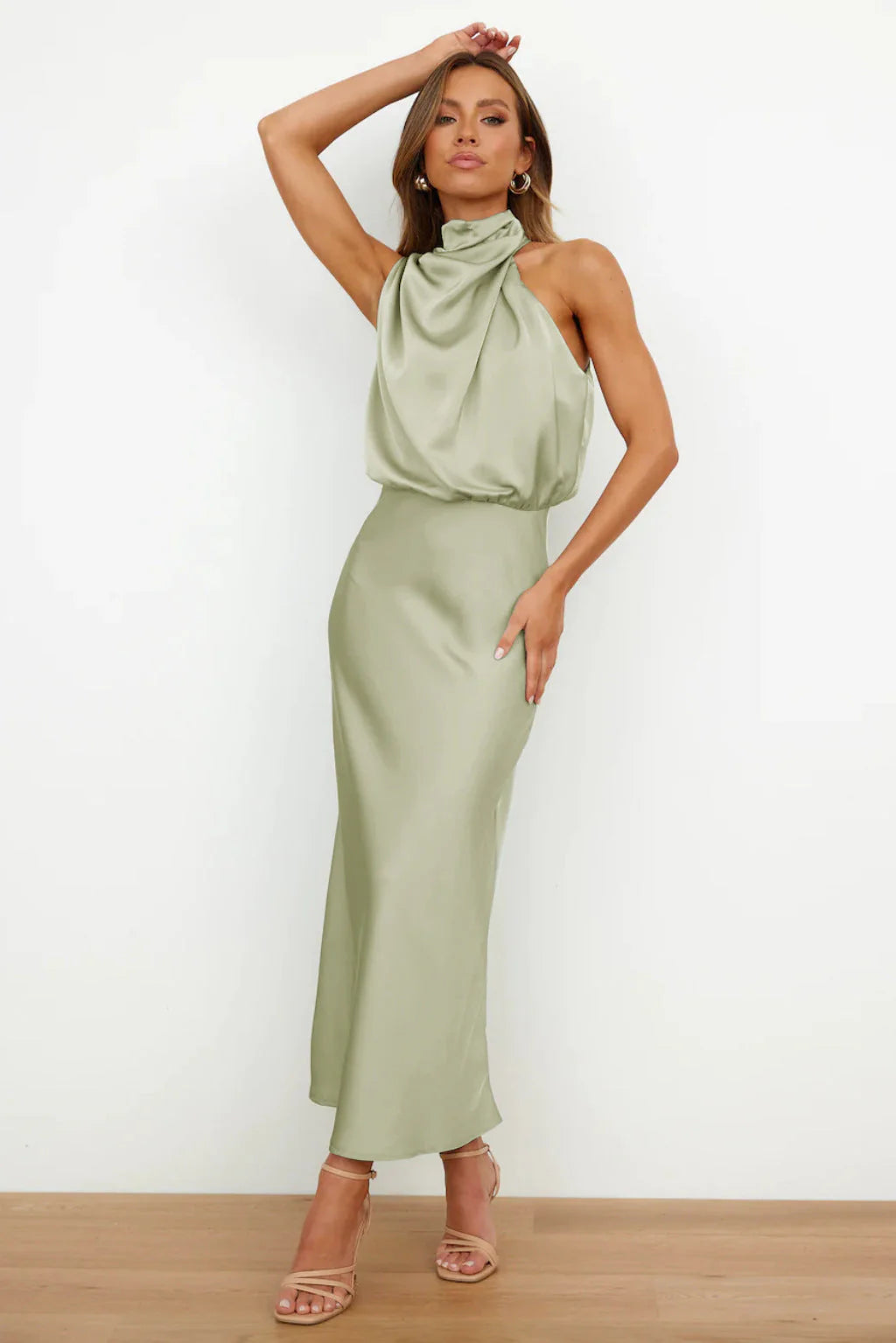 ELISE | Vestido Maxi Satinado de Hombros Descubiertos