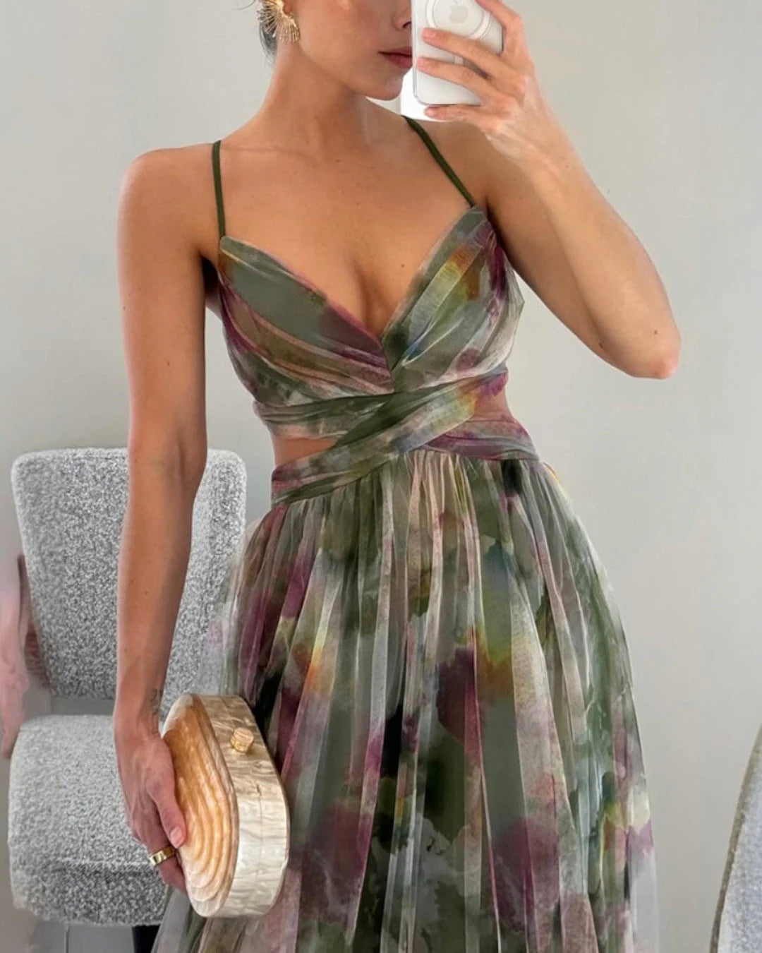 FIORE | Vestido Floral con Hombros Descubierto y Escote Halter