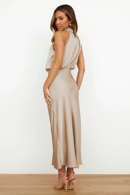 ELISE | Vestido Maxi Satinado de Hombros Descubiertos