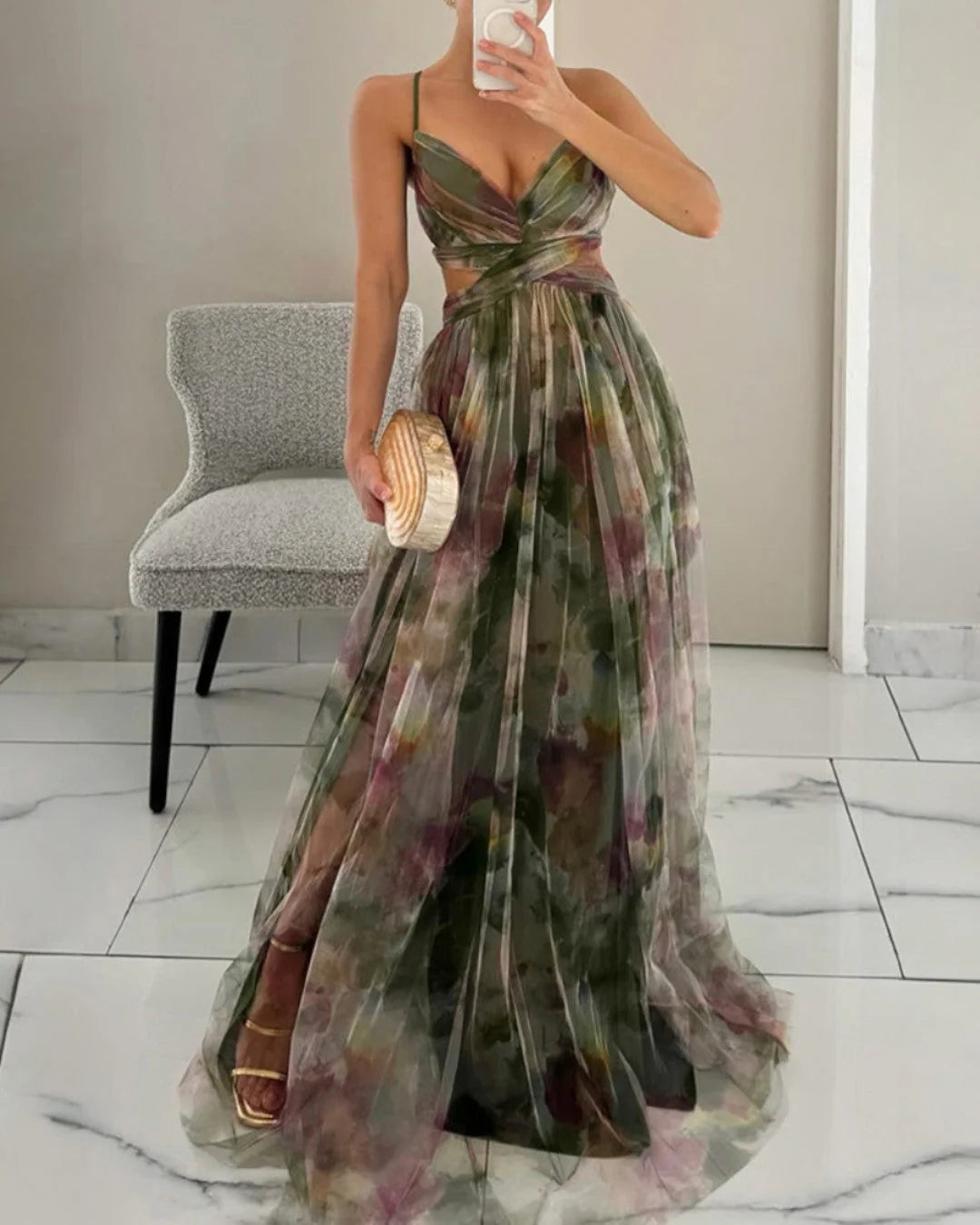 FIORE | Vestido Floral con Hombros Descubierto y Escote Halter