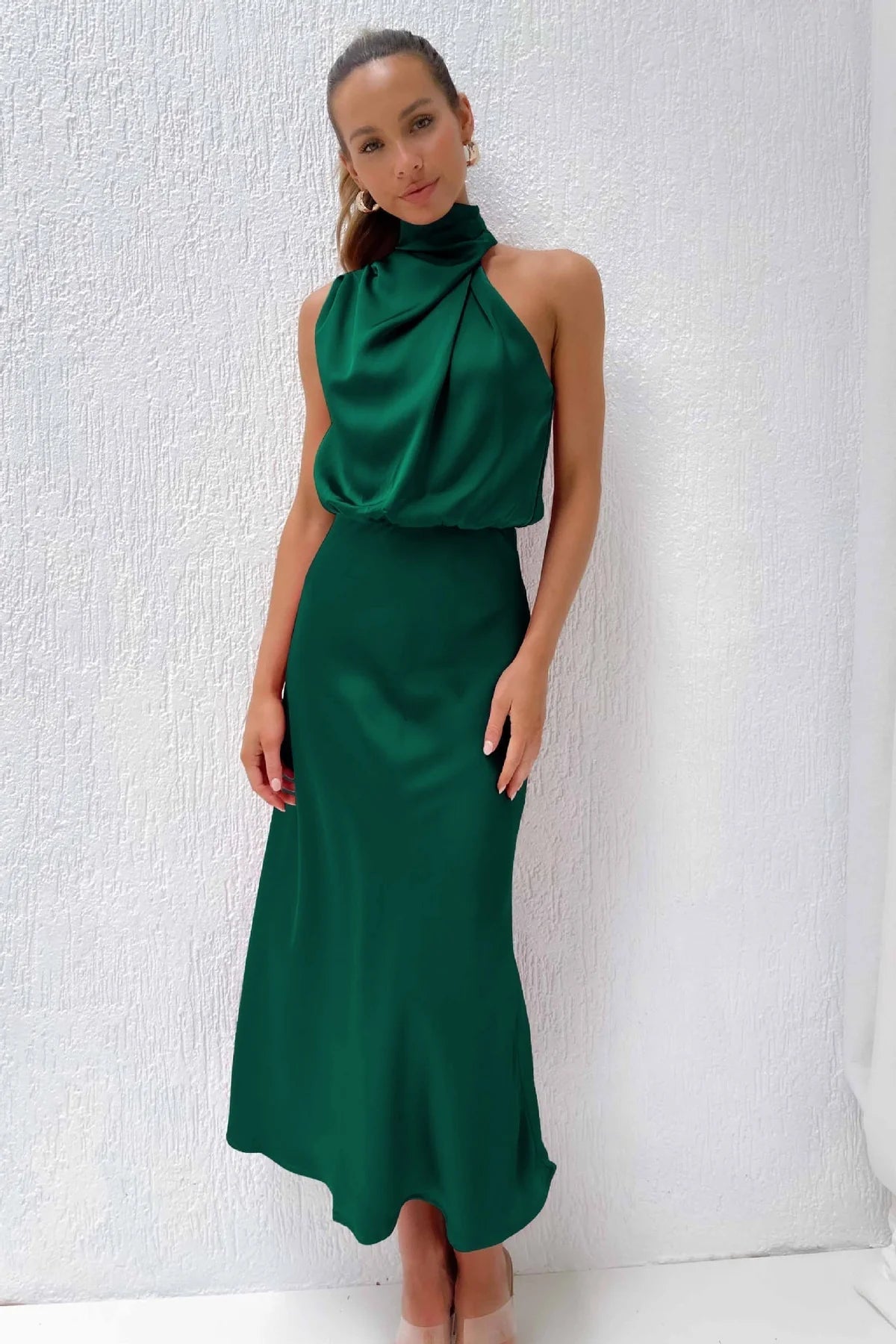 ELISE | Vestido Maxi Satinado de Hombros Descubiertos