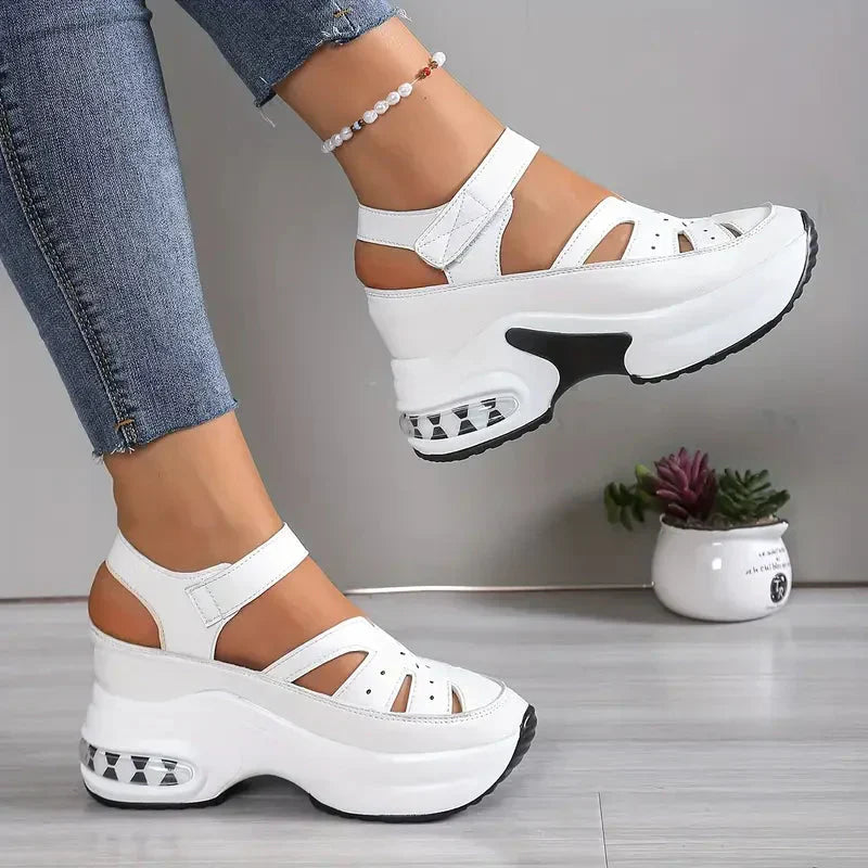 HERAS | Sandalias Deportivas con Correa y Cuña