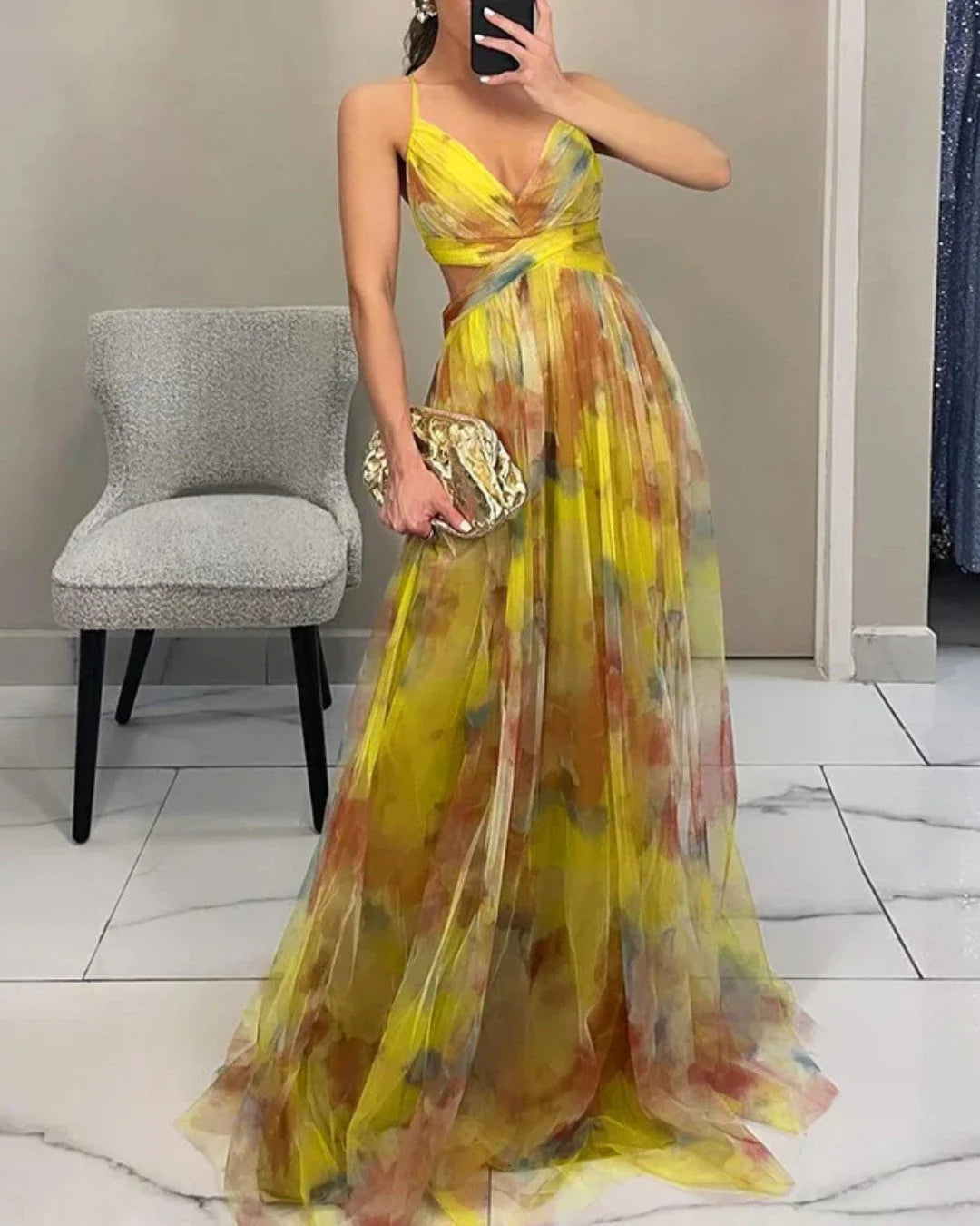 FIORE | Vestido Floral con Hombros Descubierto y Escote Halter