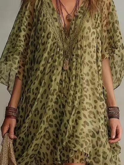Tiziana | Robe en chiffon à imprimé léopard, coupe ample et fluide, col en V
