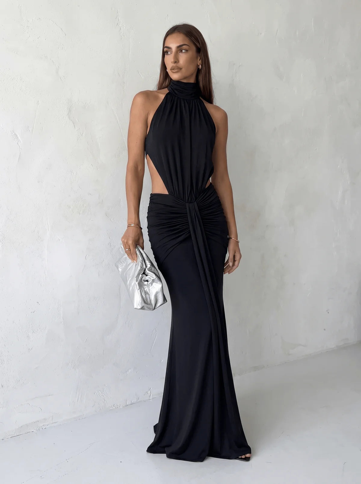 LAYLA | Vestido Maxi con Cuello Halter y Espalda Descubierta