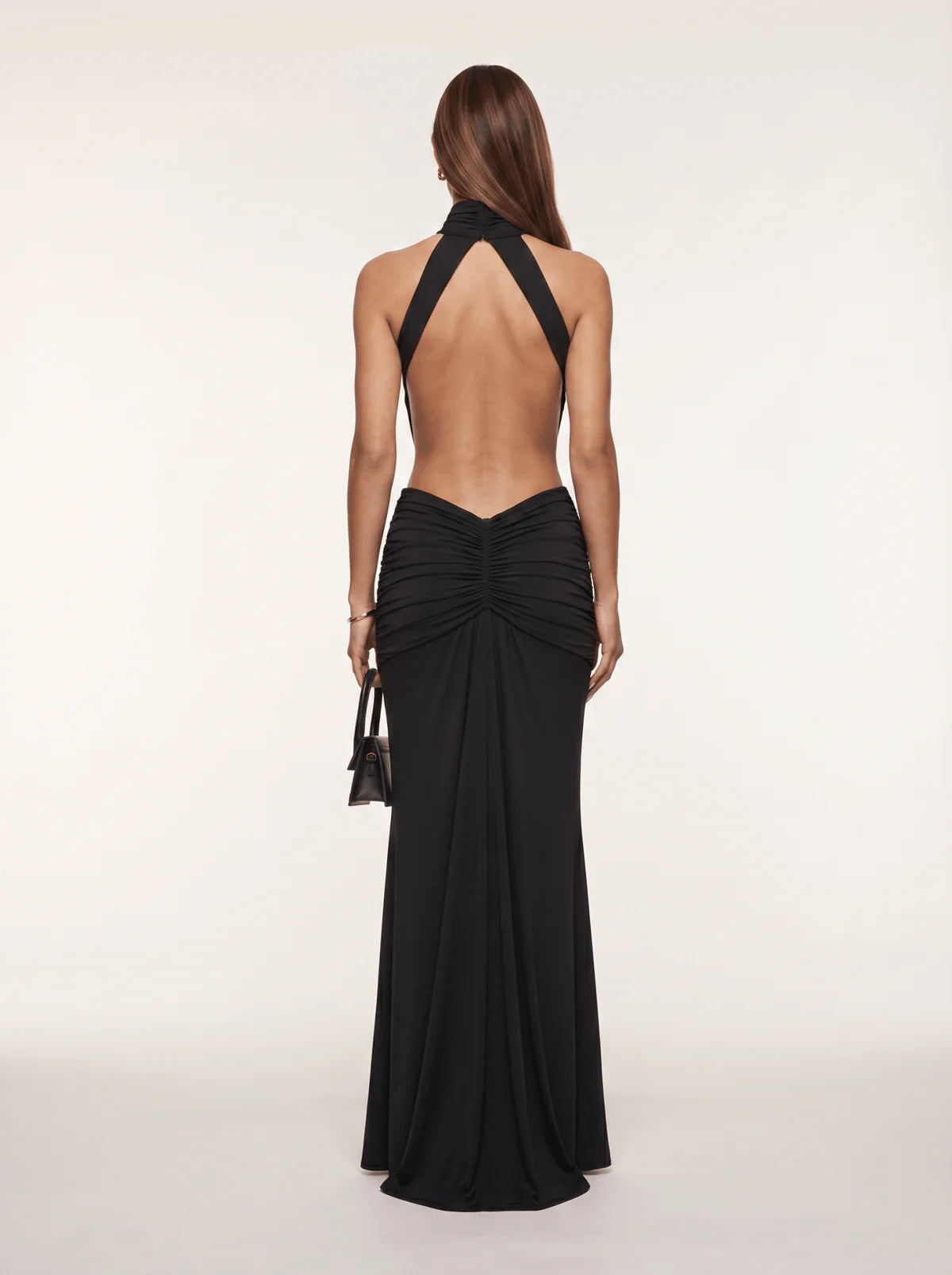 LAYLA | Vestido Maxi con Cuello Halter y Espalda Descubierta