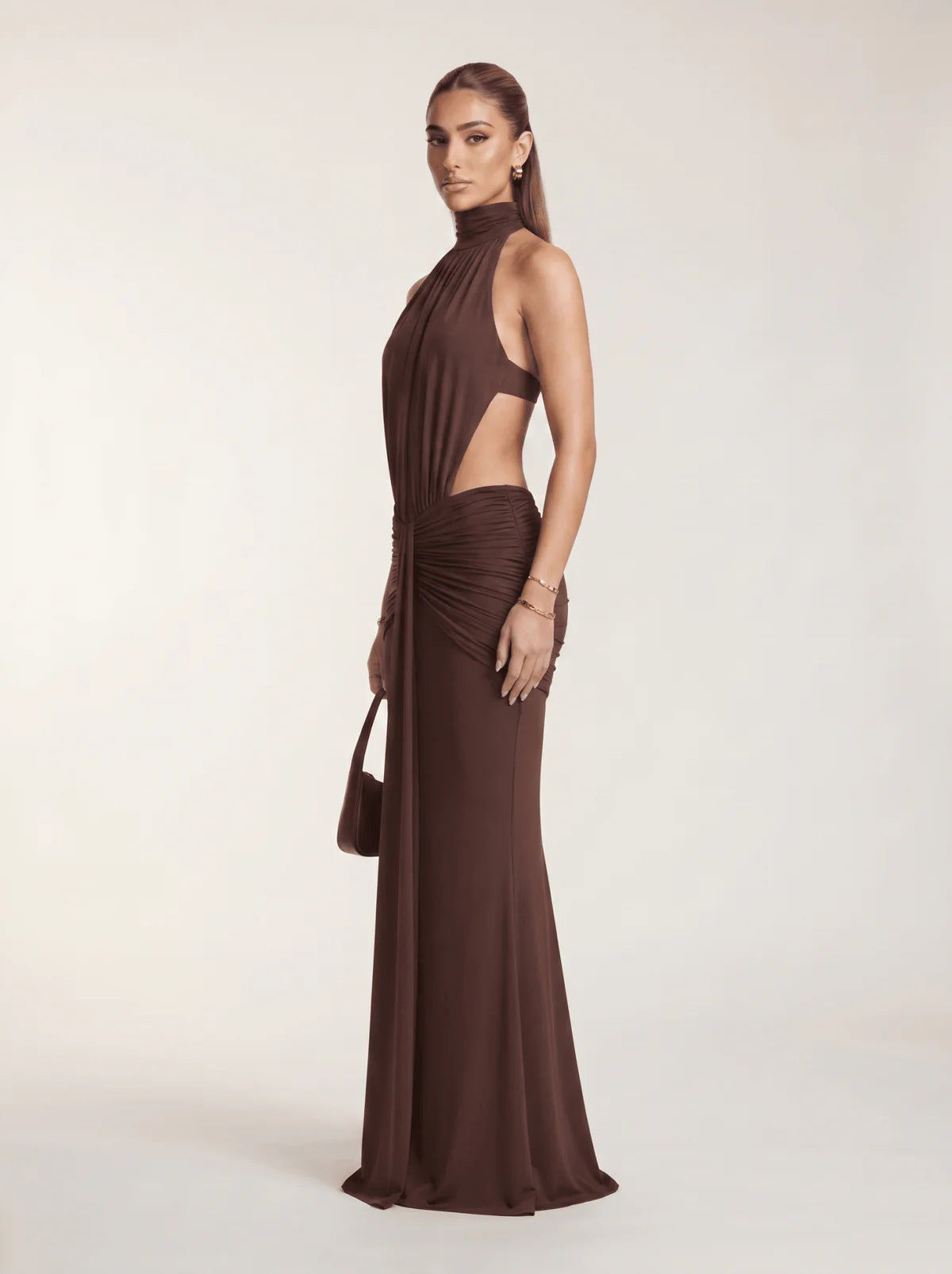 LAYLA | Vestido Maxi con Cuello Halter y Espalda Descubierta