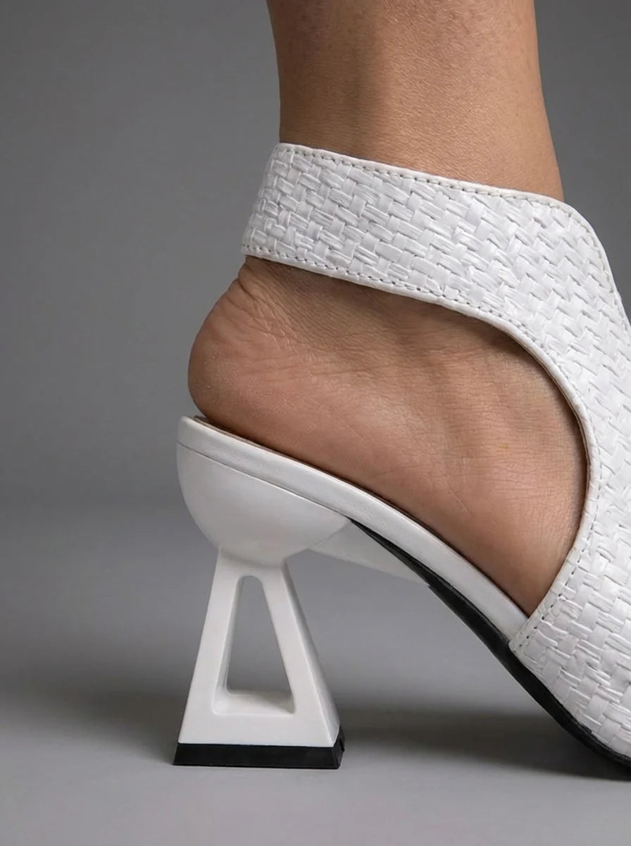 VITORIA | Elegantes Sandalias con Tacón Trenzadas Edición Limitada
