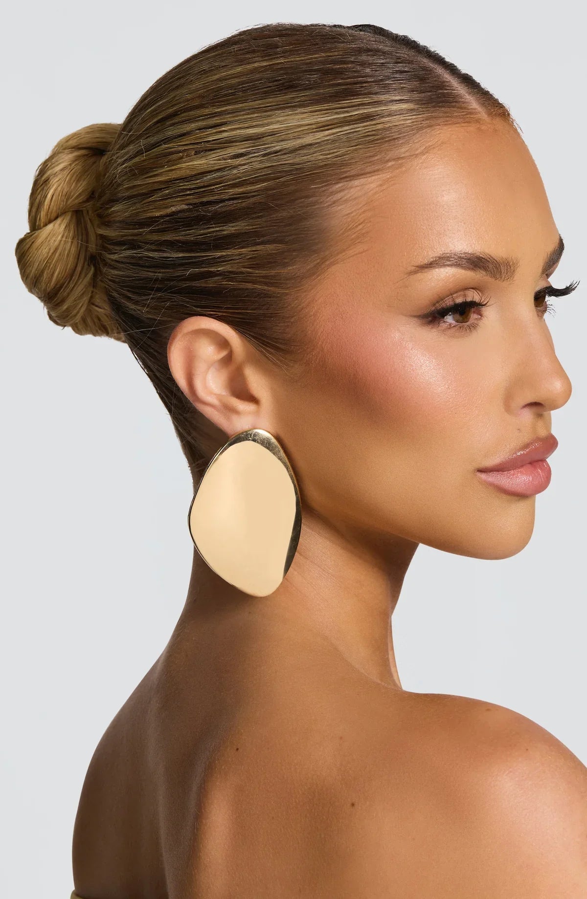 YUKI | Pendientes con acabado dorado